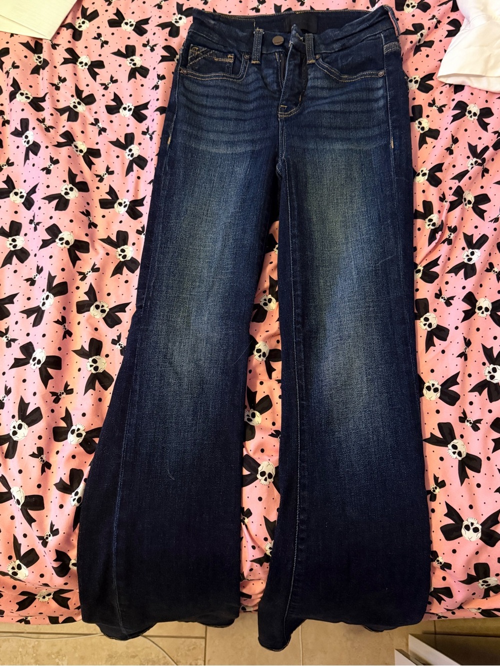 Women’s Dark Wash bootcut Jeans - Denim